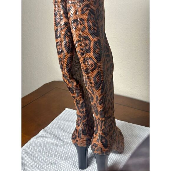 Charles by Charles David size 7 NEW cheetah print knee high heeled boots - Picture 4 of 7